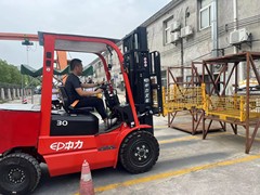 武汉忠博叉车培训学校