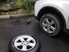 汽车搭电救援