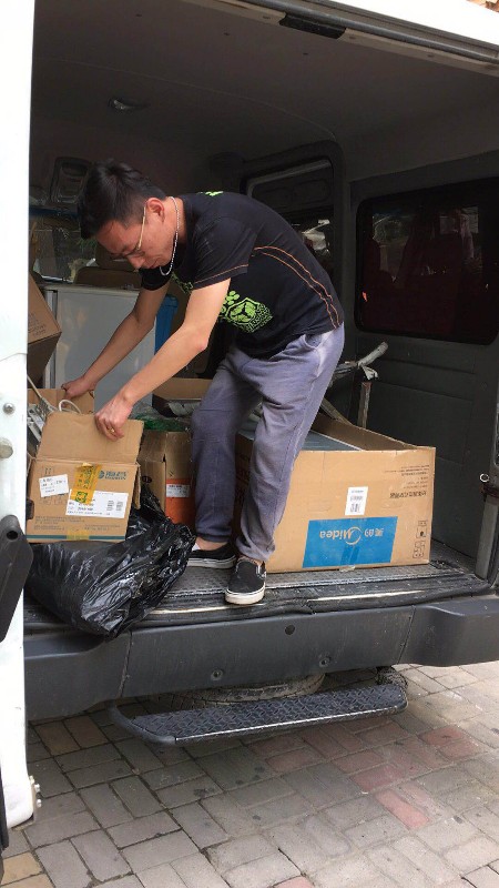 6吨22元起步价2公里_上海大众货运出租车搬家公司