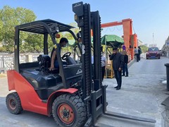 武汉忠博叉车培训学校
