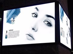 丽彩广告公司