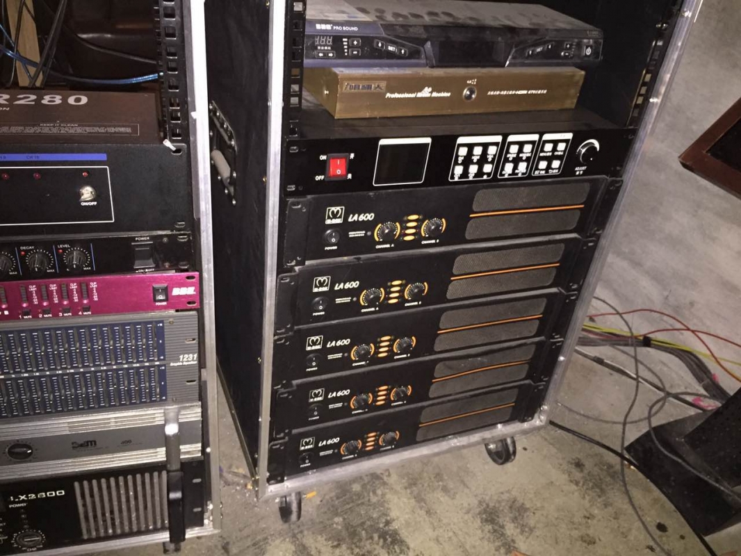 二手音箱回收ktv酒吧迪吧音响功放灯光调音台