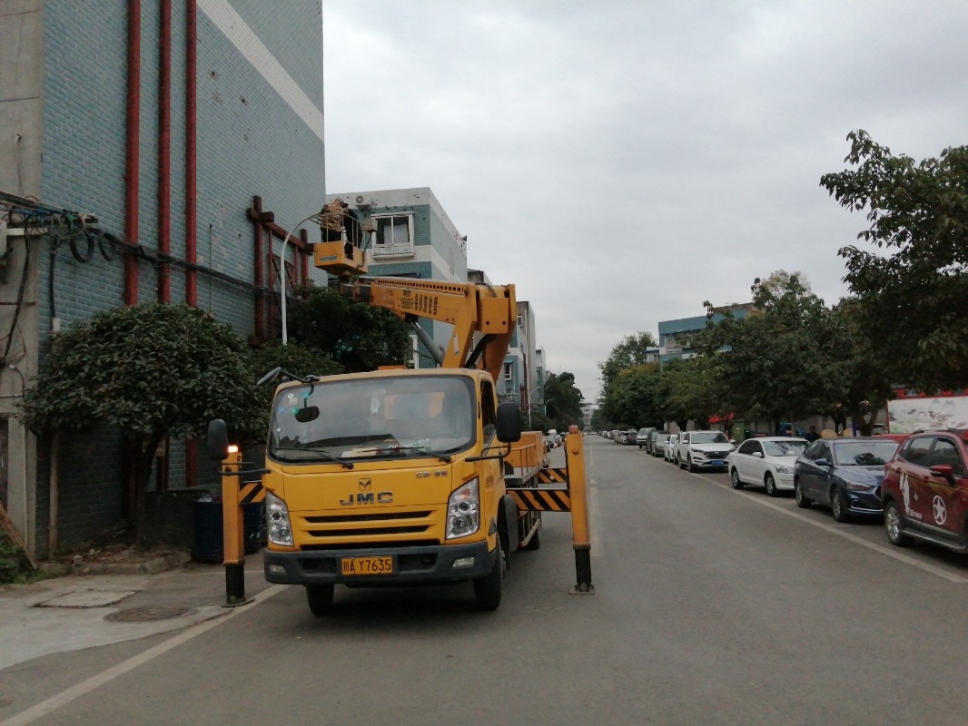 成都简阳路灯车出租