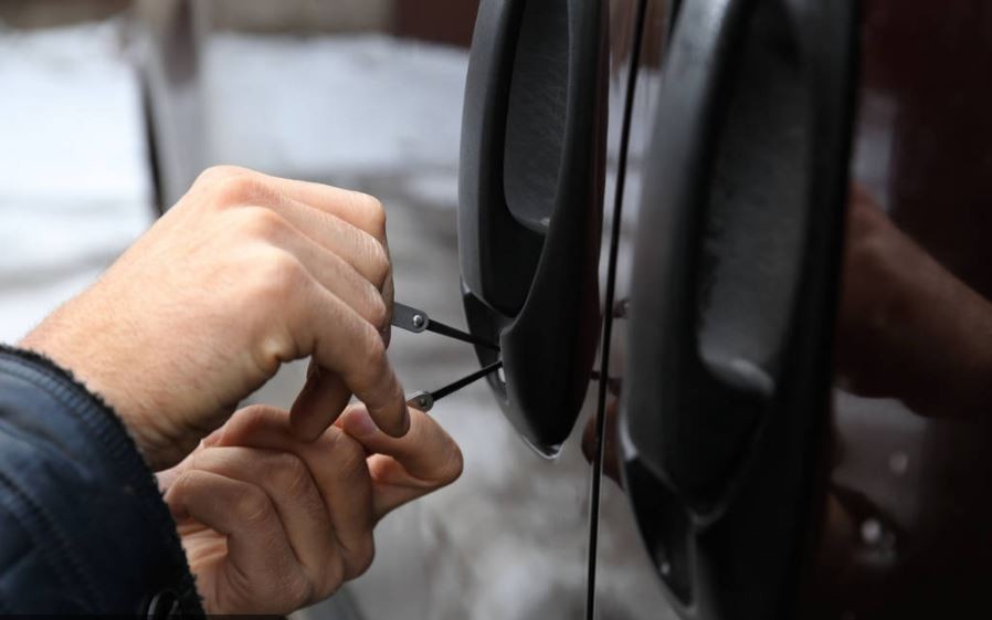 北区圩塘开汽车锁专业配汽车钥匙开保险柜锁电话_常州钟楼区开锁公司