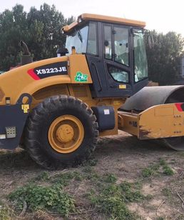 上海压路机出租公司