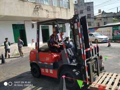 云南昆明滇商挖掘机培训学校（云南挖机培训学校）