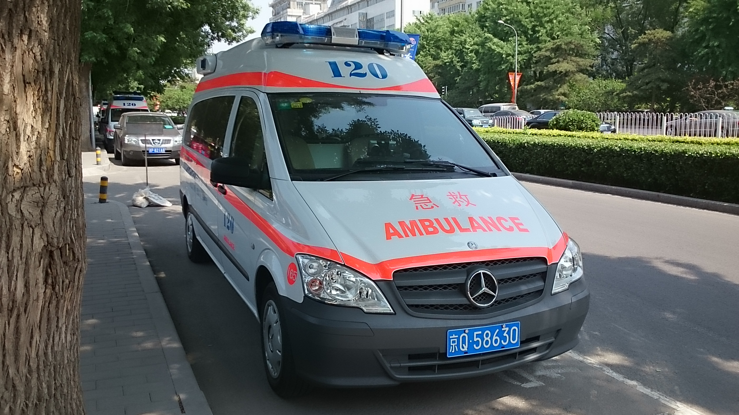 北京协和让您放心跨省救护车服务本公司有福特,奔驰多种车型,监护型