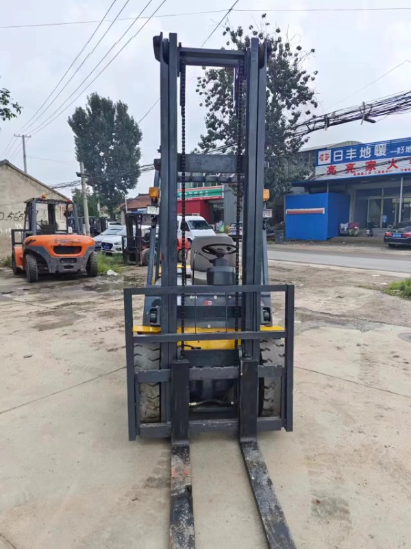 中軼二手工程機(jī)械總經(jīng)銷(xiāo)市場(chǎng)