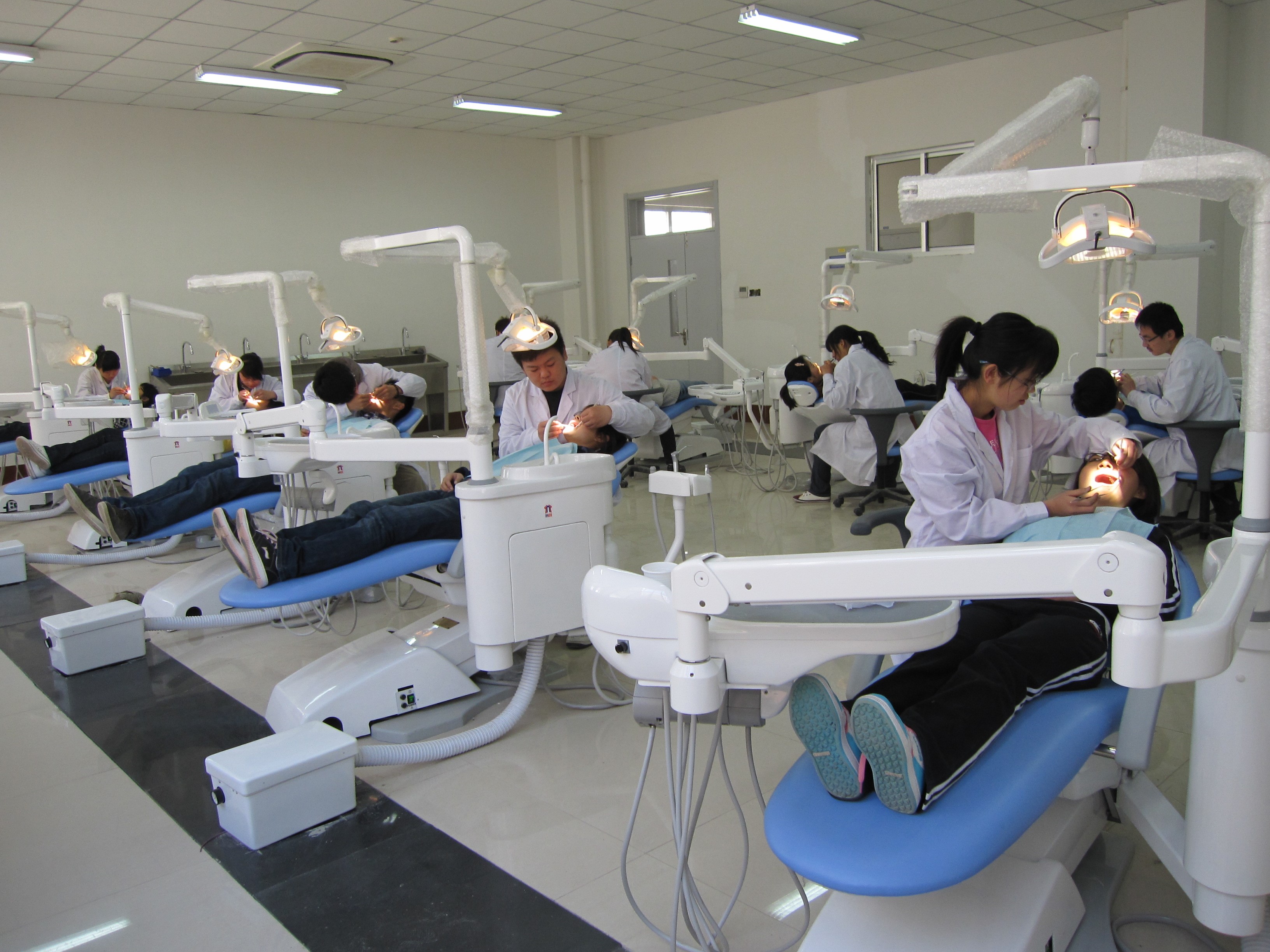 海口春季高考,十年专注医学教育,圆你执业医师梦