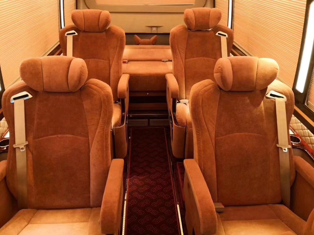 丰田考斯特改装10座绒布座椅