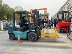 武汉忠博叉车培训学校