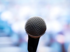 一明演说