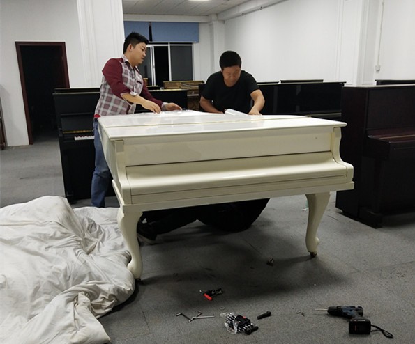 深圳罗湖搬家公司搬运三角钢琴