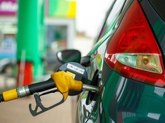 汽車搭電附近